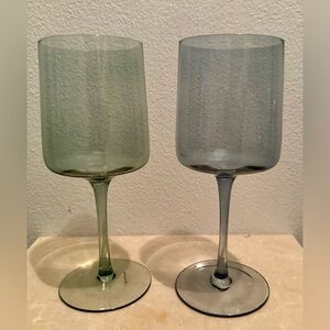 2 wine glasses. New blue & green 16oz